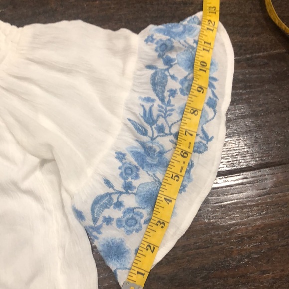Hollister size extra small off shoulder top - Picture 6 of 8